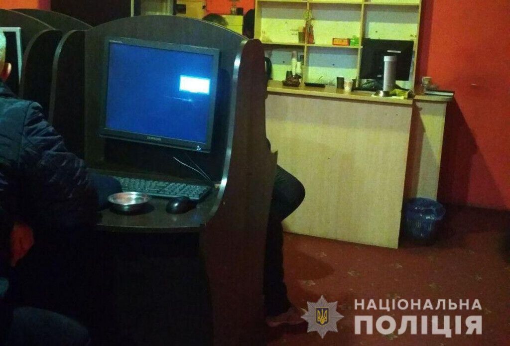 Слов'янські поліцейські викрили гральний заклад