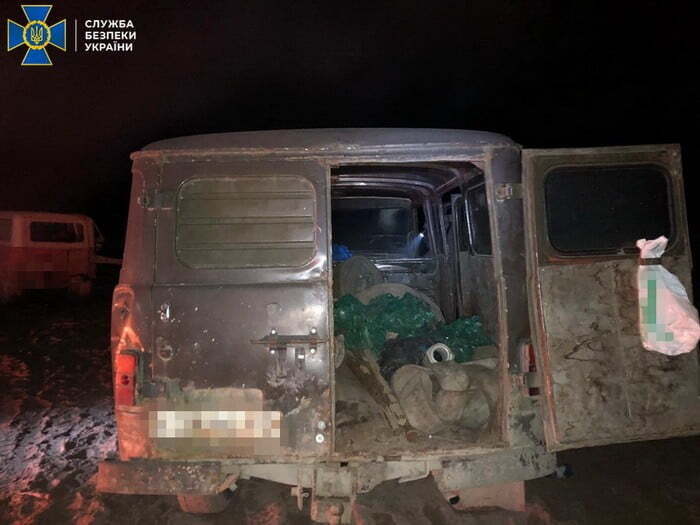 На Рівненщині СБУ викрила угруповання нелегальних видобувачів бурштину з території держпідприємства
