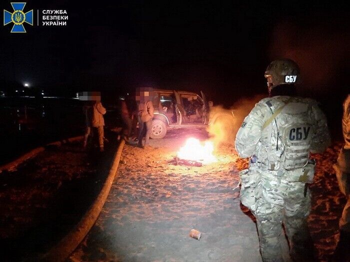На Рівненщині СБУ викрила угруповання нелегальних видобувачів бурштину з території держпідприємства