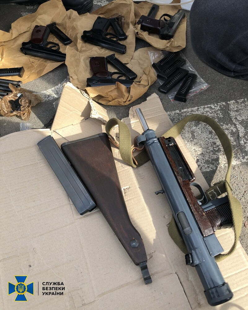 У Києві СБУ затримала учасників організованого угруповання торгівців зброєю