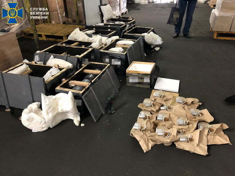 СБУ блокувала нелегальне вивезення за кордон комплектуючих до бронетехніки та військової авіації на $1 мільйон