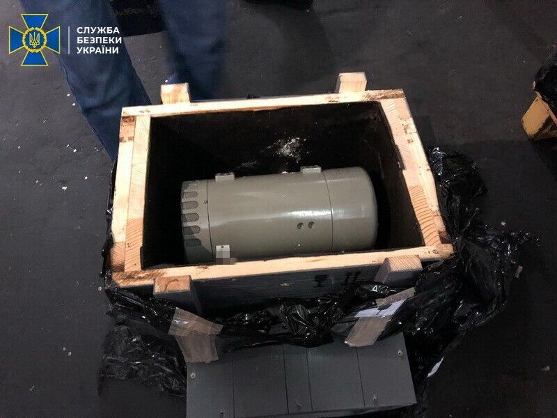 СБУ блокувала нелегальне вивезення за кордон комплектуючих до бронетехніки та військової авіації на $1 мільйон