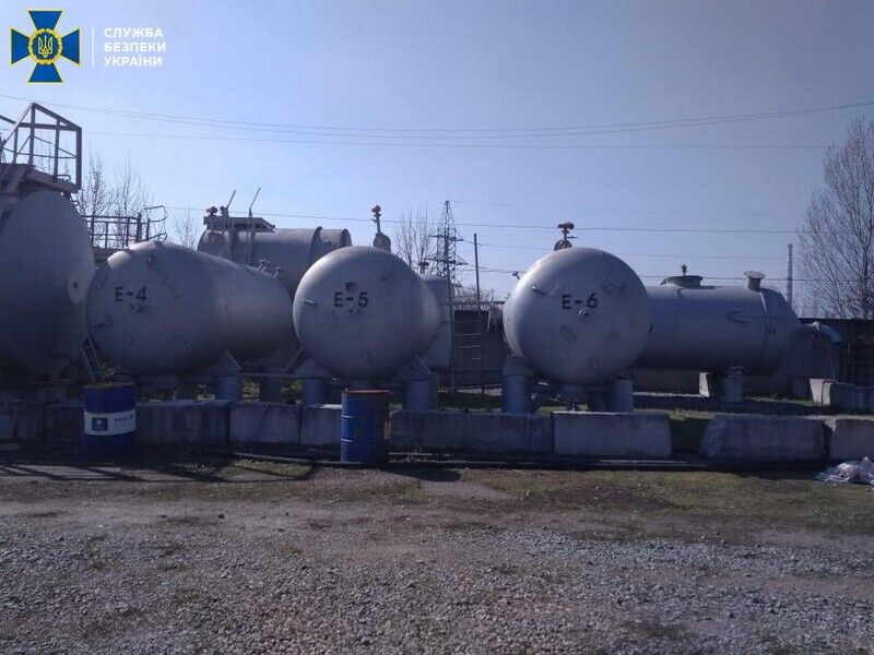 На Полтавщині СБУ припинила незаконну діяльність  двох міні-заводів з виготовлення нелегального низькоякісного пального