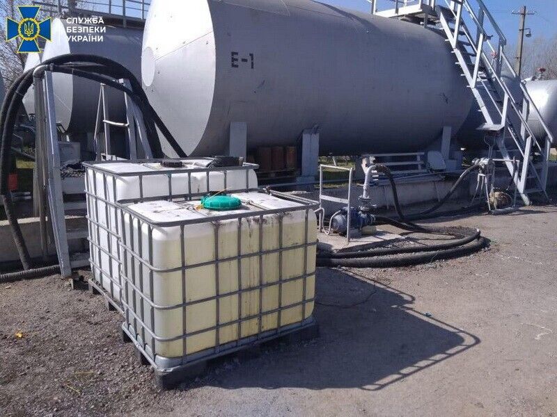 На Полтавщині СБУ припинила незаконну діяльність  двох міні-заводів з виготовлення нелегального низькоякісного пального