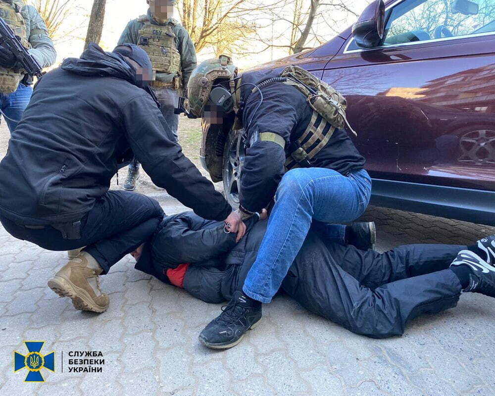 На Закарпатті СБУ затримала учасників злочинного угруповання, які підозрюються у скоєнні низки тяжких злочинів