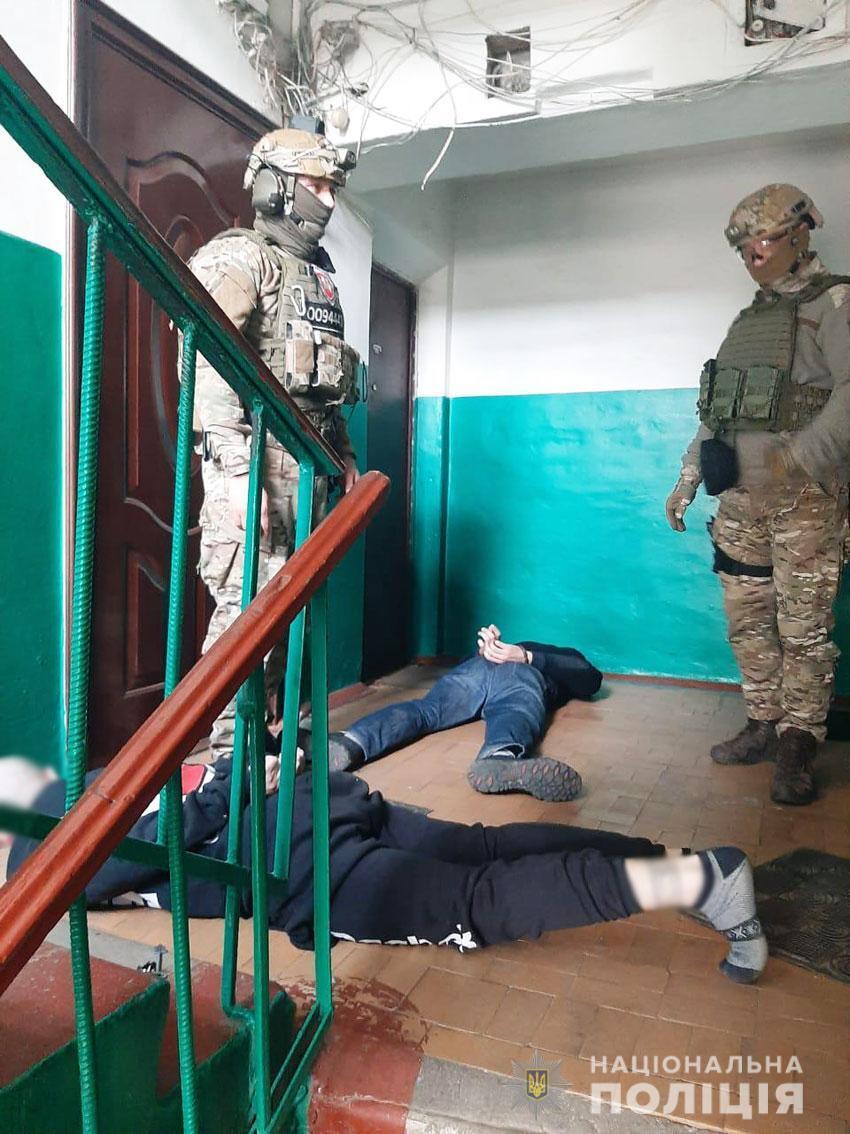 На Чернігівщині поліція затримала групу квартирних злодіїв-''гастролерів''