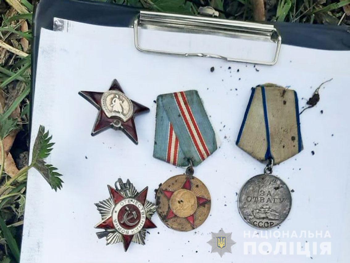 На Чернігівщині поліція затримала групу квартирних злодіїв-''гастролерів''