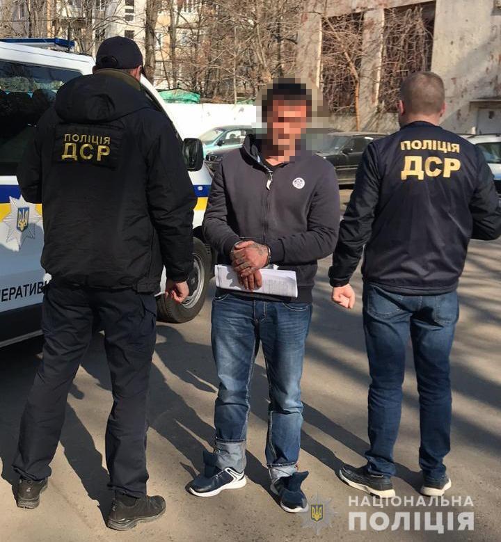 На Одещині правоохоронці затримали чоловіка за скоєння вбивства на території іншої країни