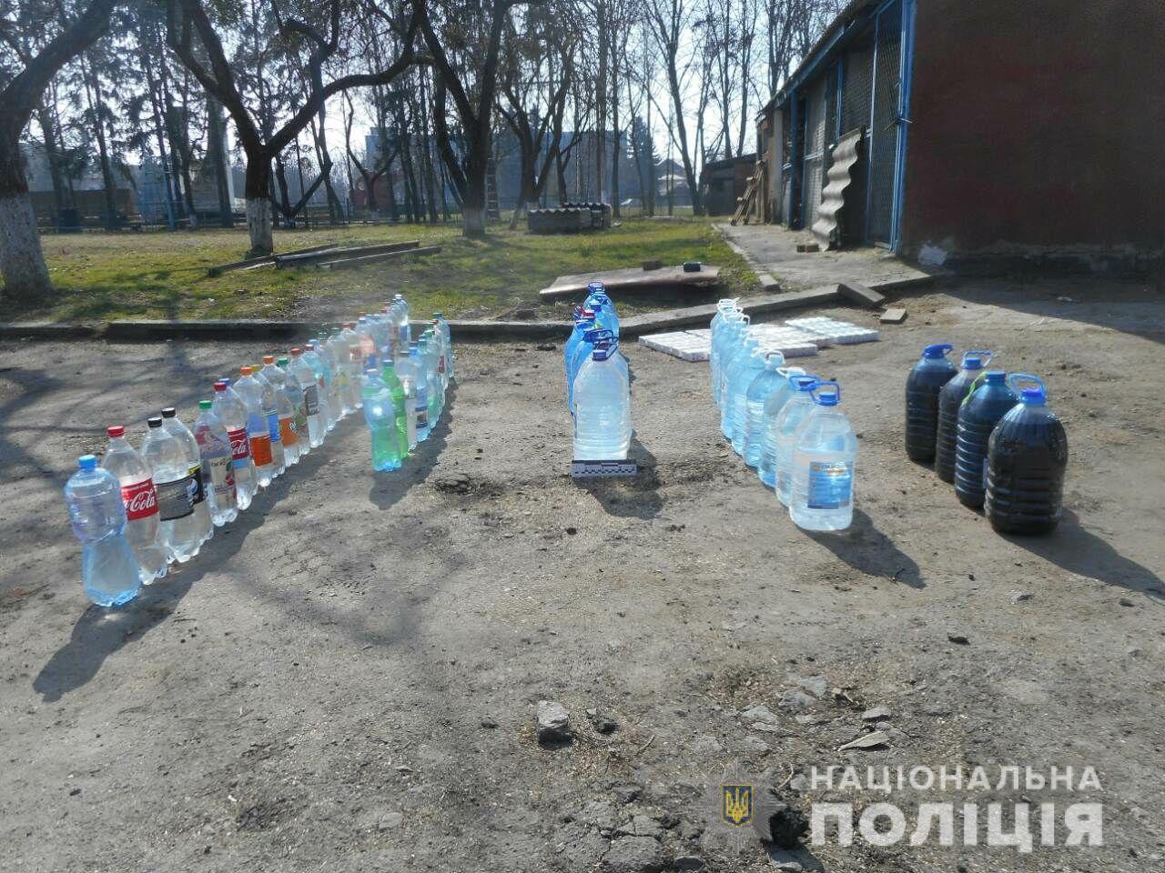 На Рівненщині поліцейські вилучили понад 250 літрів спирту, 1210 пляшок алкоголю та цигарки