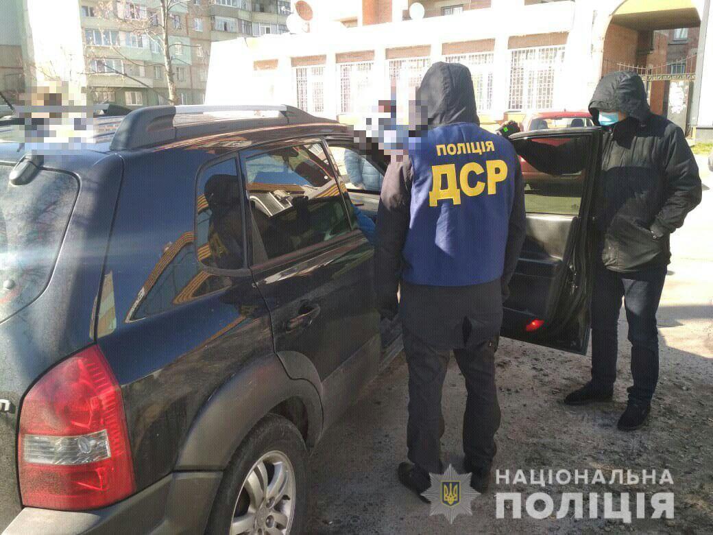 На Полтавщині поліція викрила митників у корупційній «схемі» розмитнення автівок