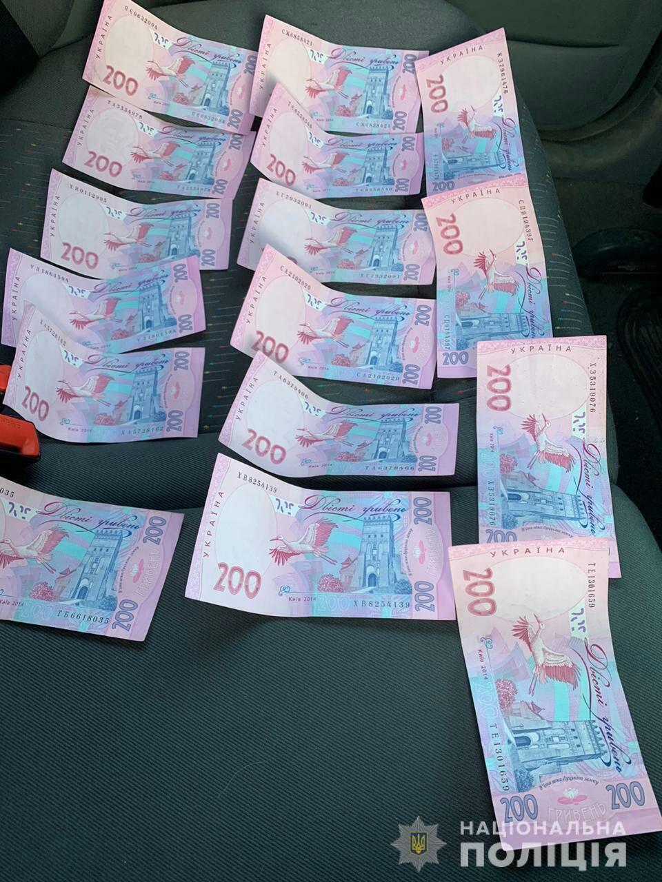 На Полтавщині поліція викрила митників у корупційній «схемі» розмитнення автівок