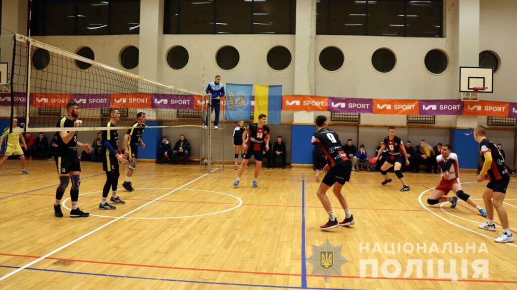 Вдалий старт і нові перемоги волейбольної команди поліцейських Донеччини