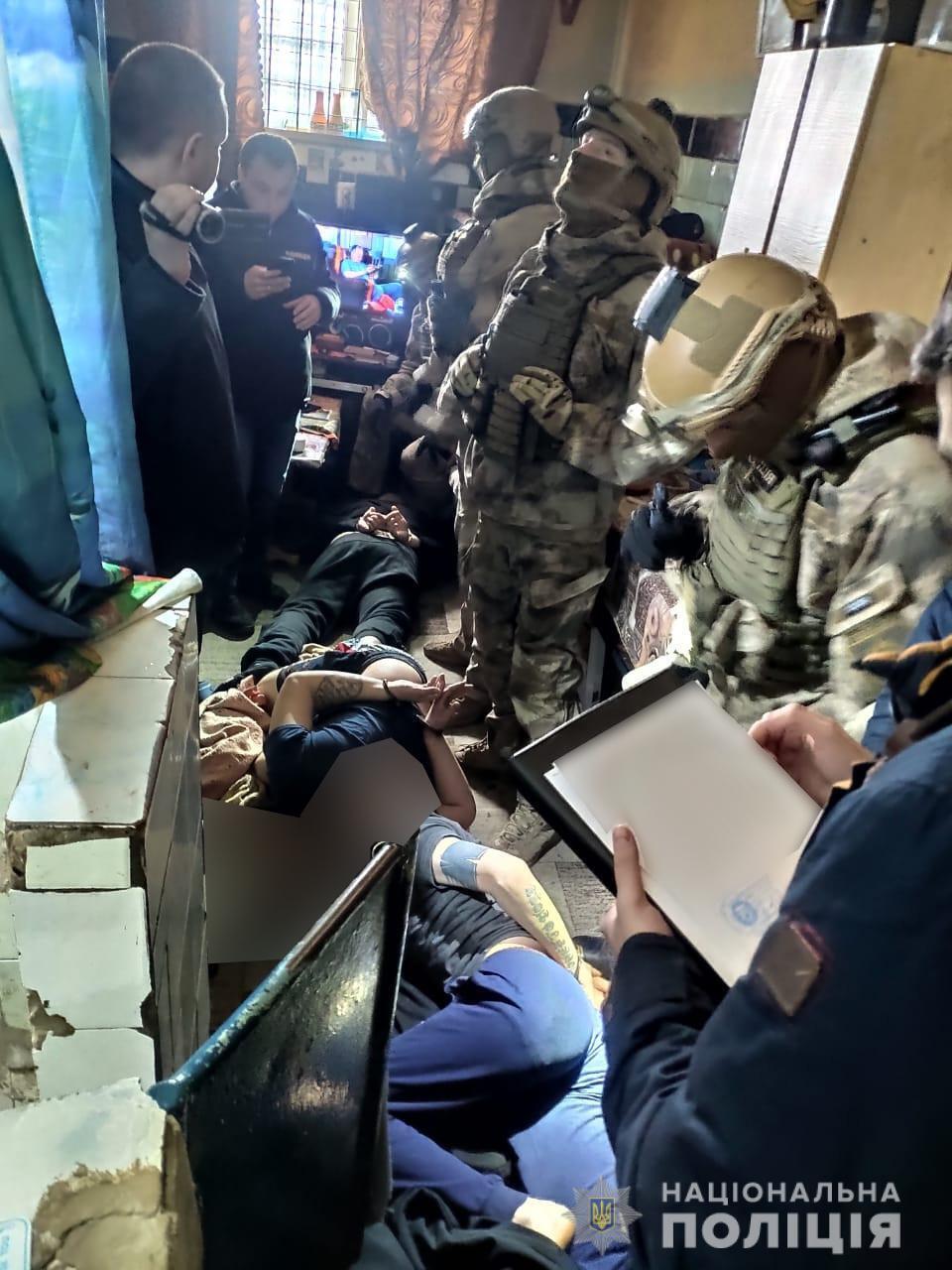 На Сумщині слідчі поліції оголосили підозру у вчиненні серії шахрайств керівнику та членам організованої злочинної групи