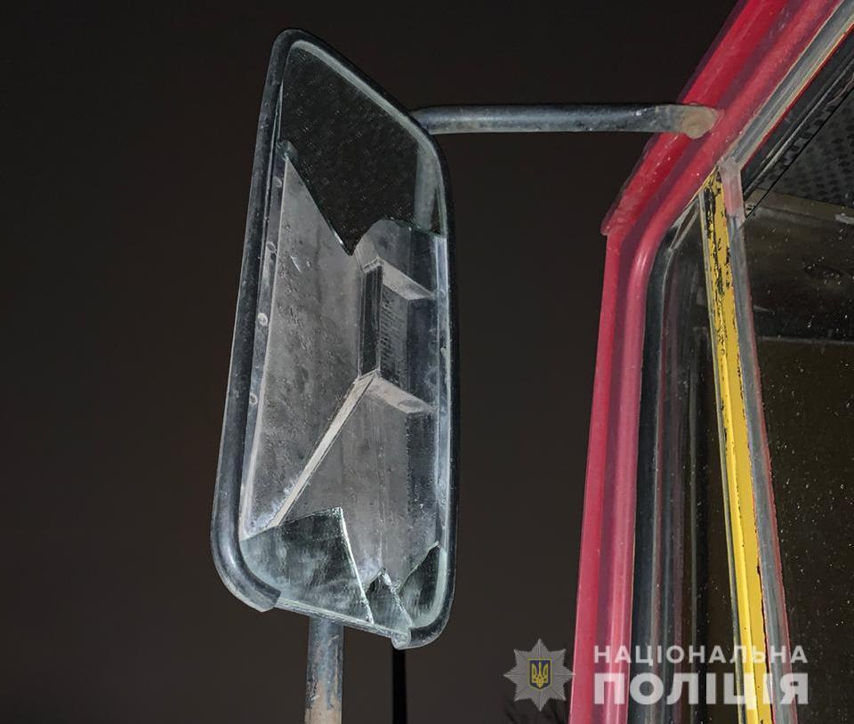 В Одесі правоохоронці розслідують факт вибуху саморобного пристрою під вантажним автомобілем