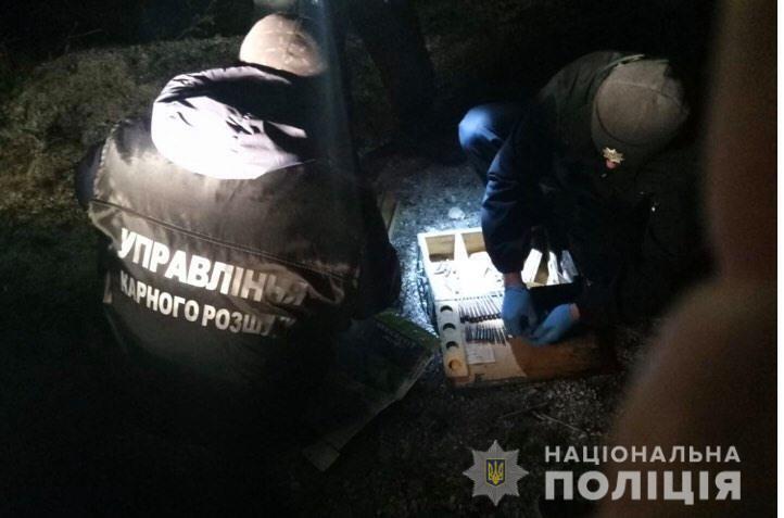 На Луганщині поліція виявила схрон із боєприпасами
