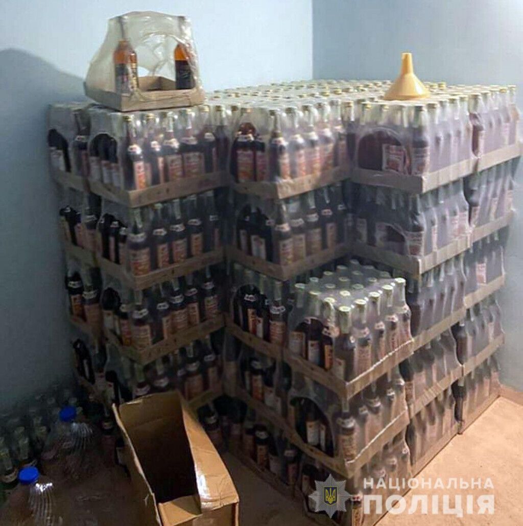 Слов'янські поліцейські вилучили фальсифікованого алкоголю на суму майже 400 тисяч гривень
