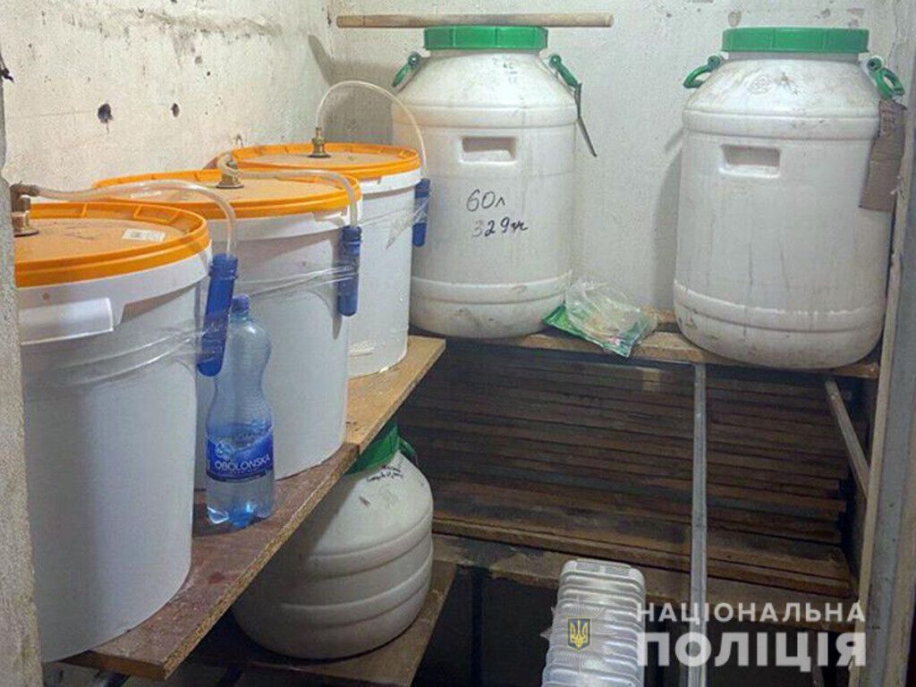 Слов'янські поліцейські вилучили фальсифікованого алкоголю на суму майже 400 тисяч гривень