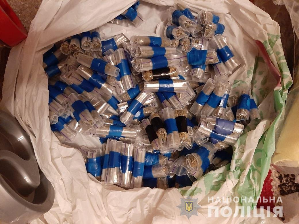Столичні поліцейські провели масштабну спецоперацію для затримання групи наркоторговців: вилучено близько 300 кг наркотиків, - Андрій Крищенко