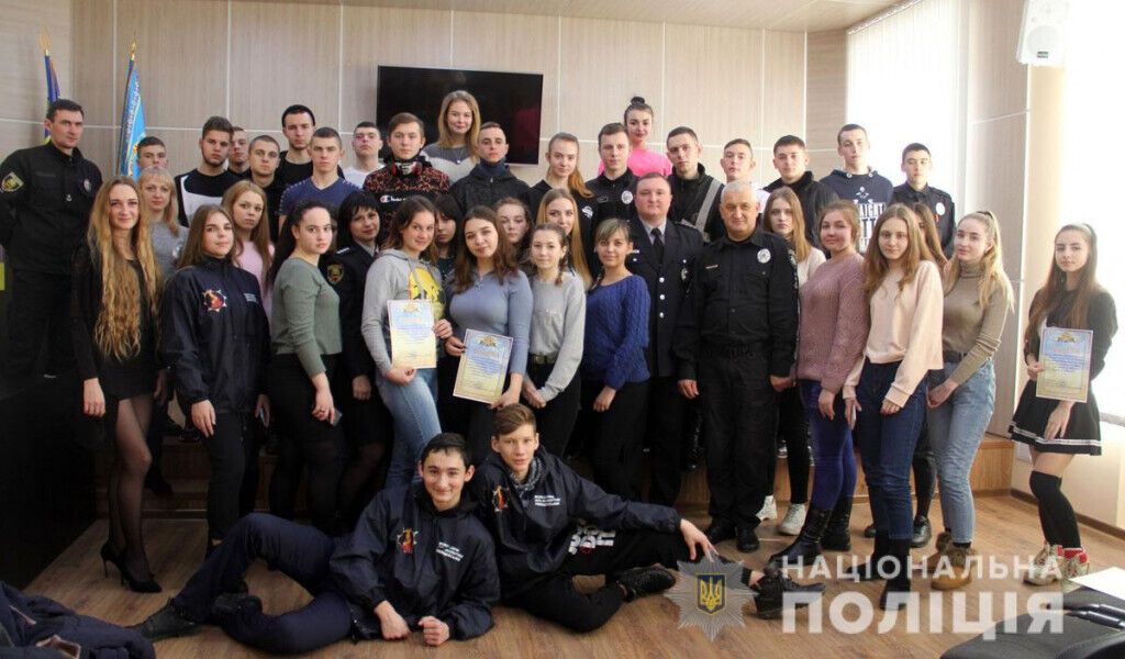 Маріупольські школярі вчилися розслідувати злочини під час детективного квесту (ВІДЕО)