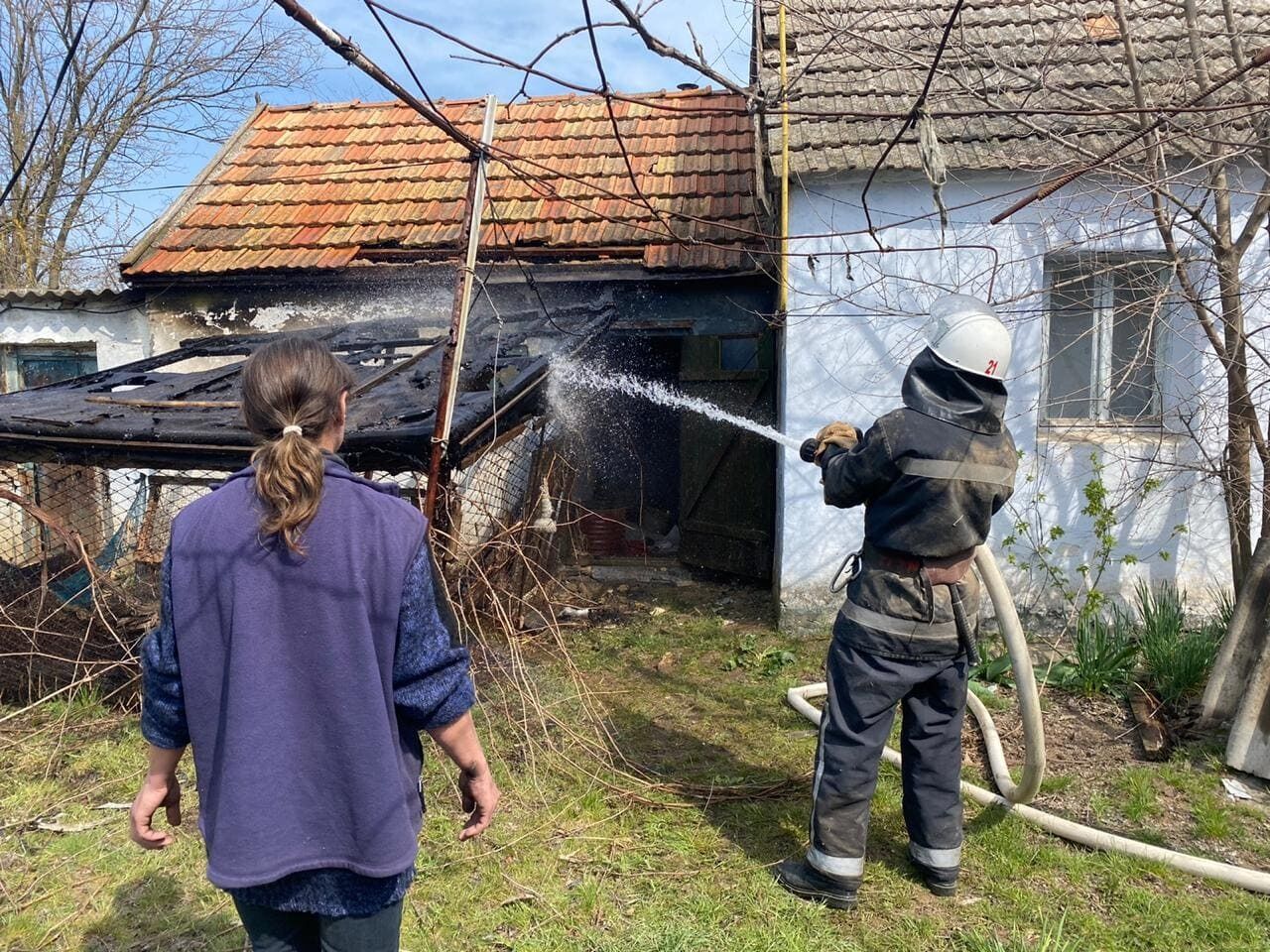 Миколаївська область: за добу рятувальники загасили дві пожежі господарчих споруд