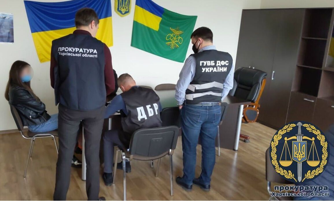 Понад 1,6 млн грн збитків державі: заступнику начальника Харківської митниці ДФС повідомлено про підозру