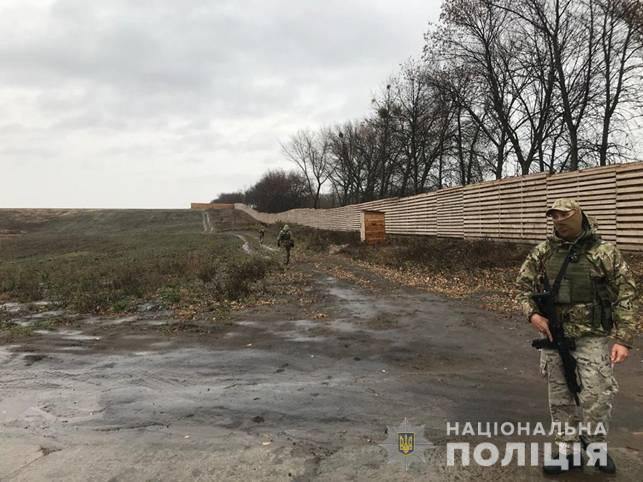 Правоохоронці повідомили про підозру чоловіку, який незаконно видобував корисні копалини на території Харківської області