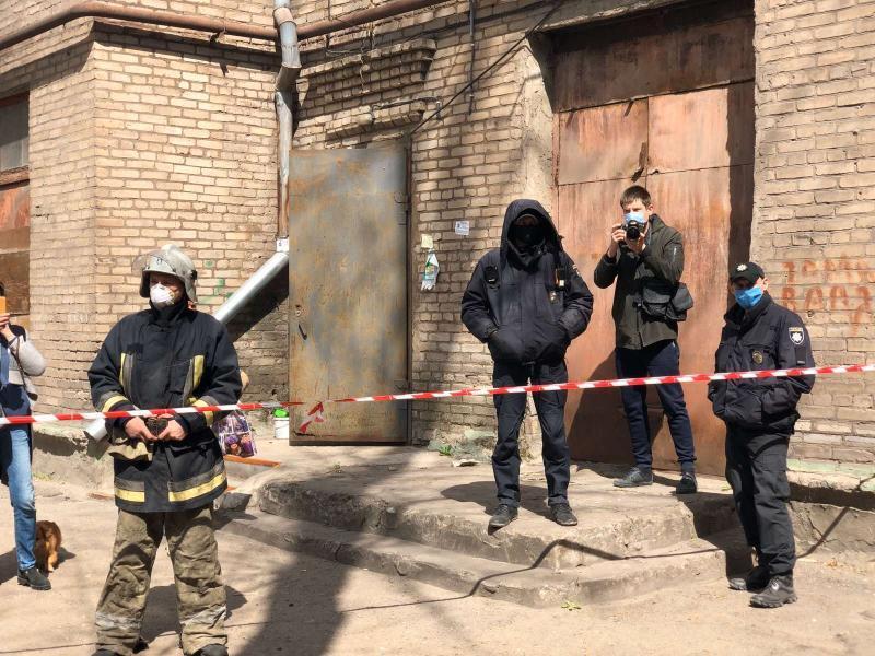 У Запоріжжі рятувальники евакуювали мешканців неексплуатуємого багатоквартирного будинку, де відбулося руйнування конструкцій