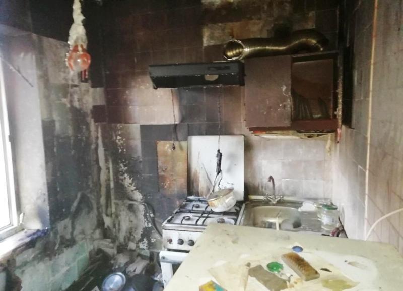 Запорізька область: вогнеборці під час пожежі врятували власника квартири
