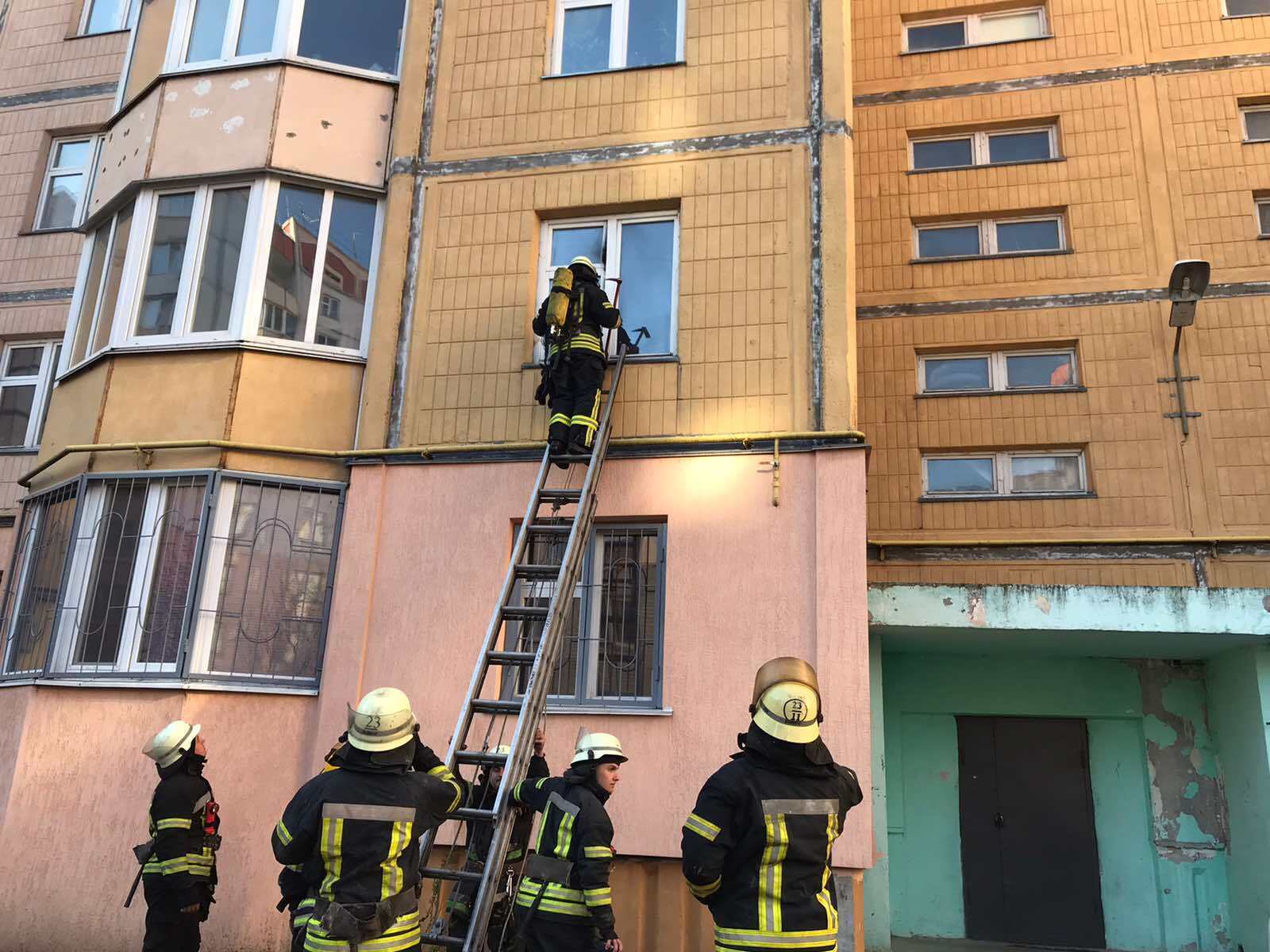 Київська область: ліквідовано загорання у квартирі