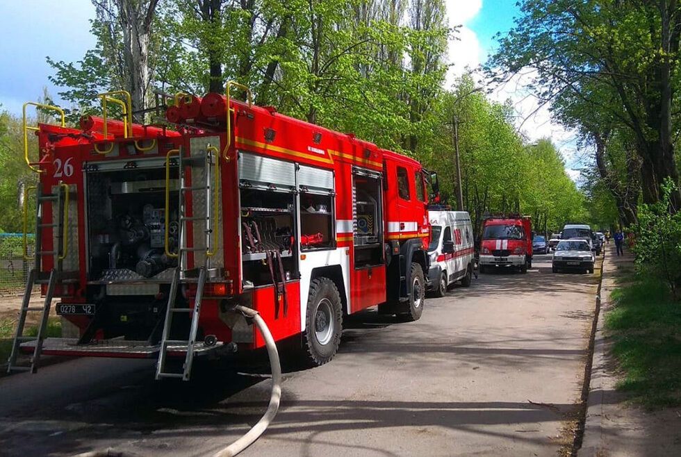 Дніпропетровська область: на пожежі вогнеборці врятували літню жінку