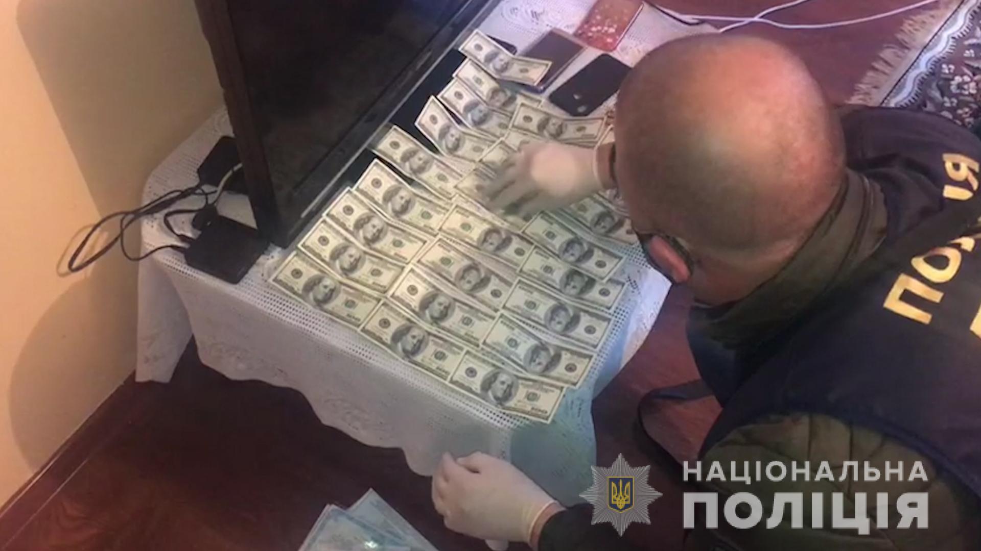 Поліцейські затримали іноземця за підозрою у викраденні з квартири одеситки майна на 150 тисяч гривень