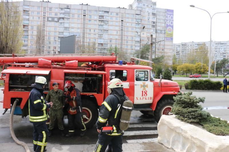 м. Харків: рятувальники загасили пожежу у торгівельно-розважальному центрі