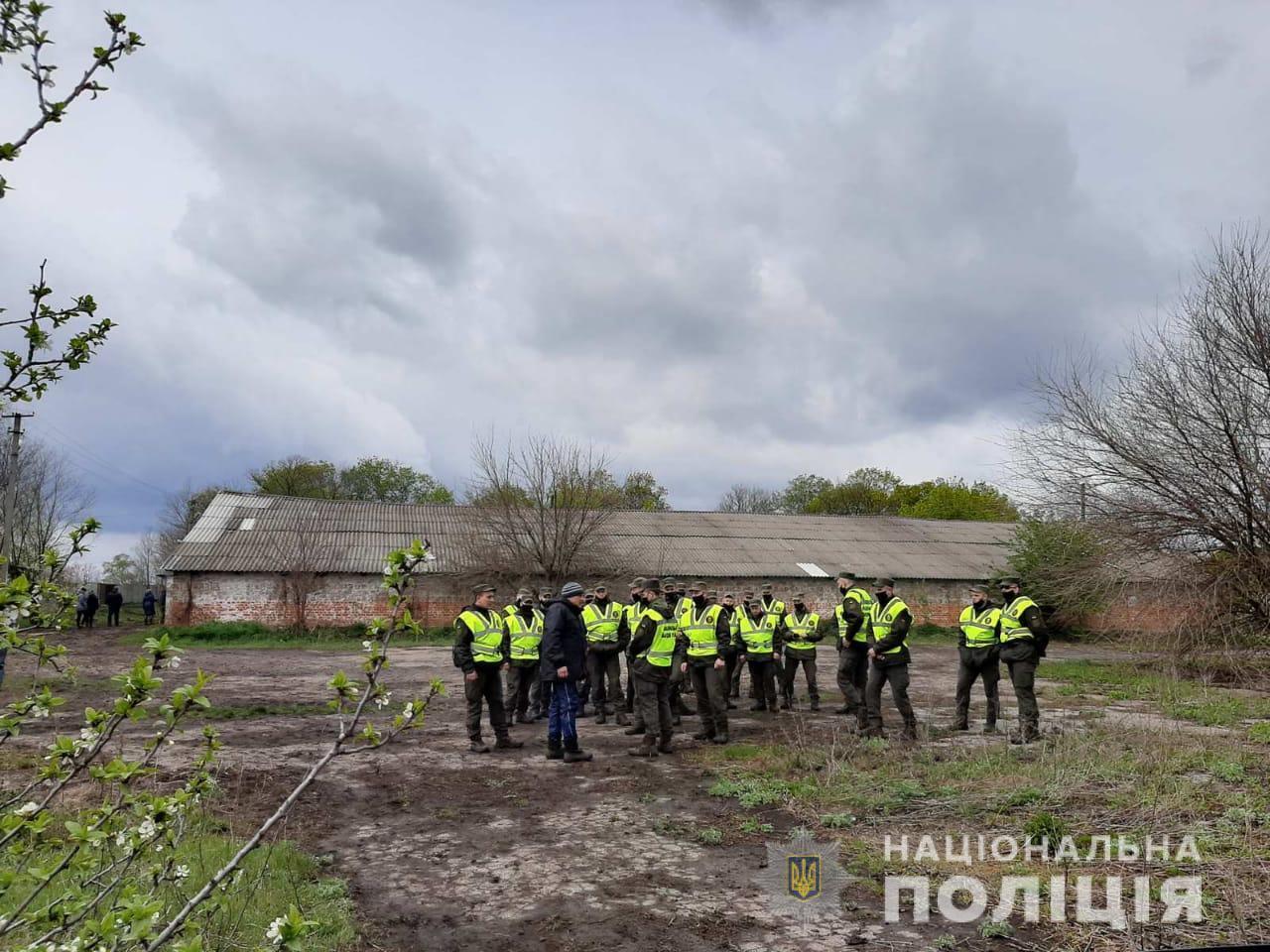 На Харківщині пів тисячі людей продовжують пошуки зниклої дівчинки