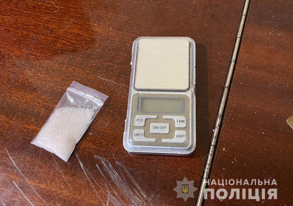 У Дніпрі поліцейські ліквідували нарколабораторію з виробництва метамфетаміну