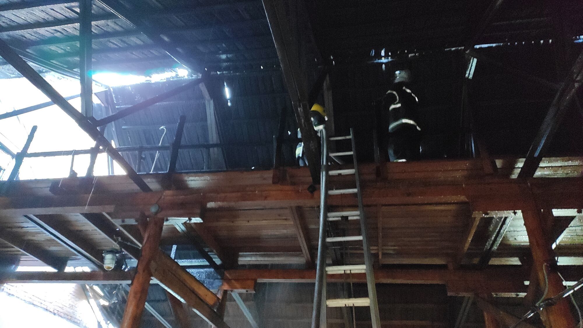 Полтавська область: рятувальники ліквідували пожежу в складському приміщенні