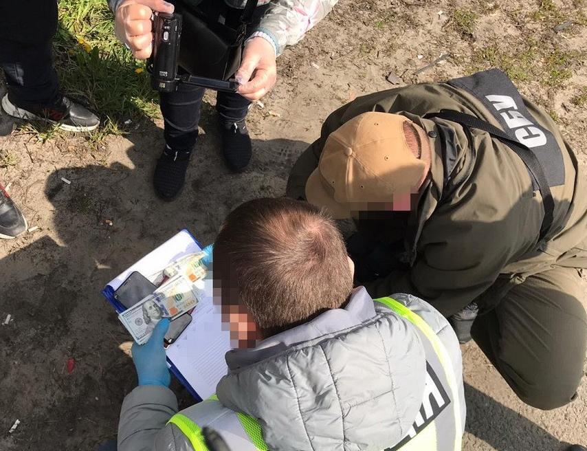 Іноземцю, який організував схему нелегального переправлення мігрантів з України до ЄС, повідомлено про підозру