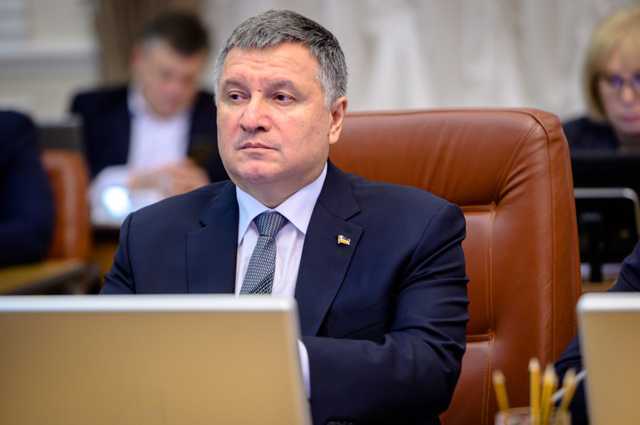 Аваков сообщил о просьбе Италии помочь с медиками и предложил передать спирт. Зеленский поддержал