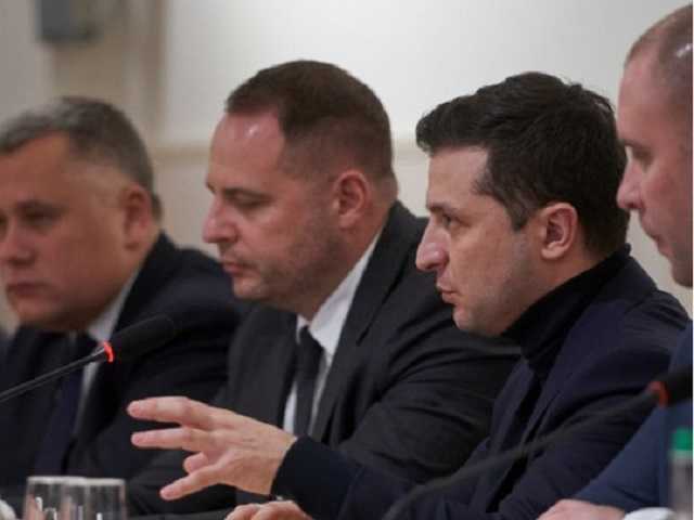 ''Ермак — мой друг'': раскрыты новые детали встречи Зеленского с депутатами из ''Слуги народа''