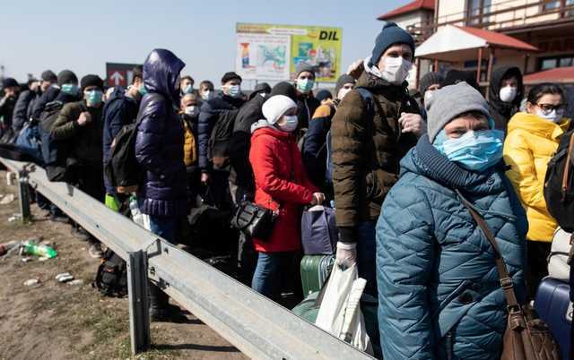 Просят спасти от коронавируса: в МИД рассказали о тысячах украинцев, пытающихся вернуться домой