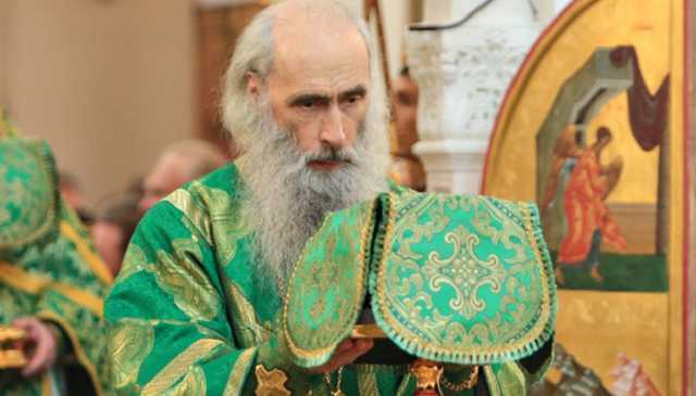 Почему четверых священников с коронавирусом из Почаевской лавры лечат в столице – неизвестно, – КМДА