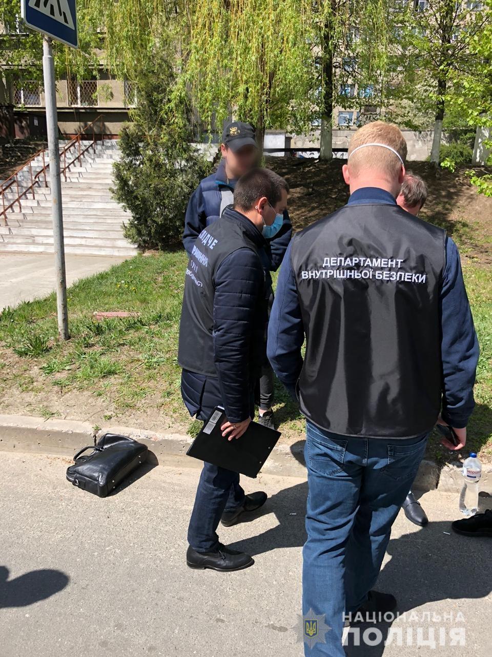 Правоохоронці Київщини затримали адвоката під час отримання ним неправомірної вигоди&nbsp;