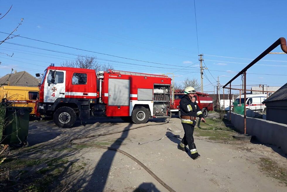 м. Дніпро: вогнеборці ліквідували пожежу у приватному секторі (ВІДЕО)