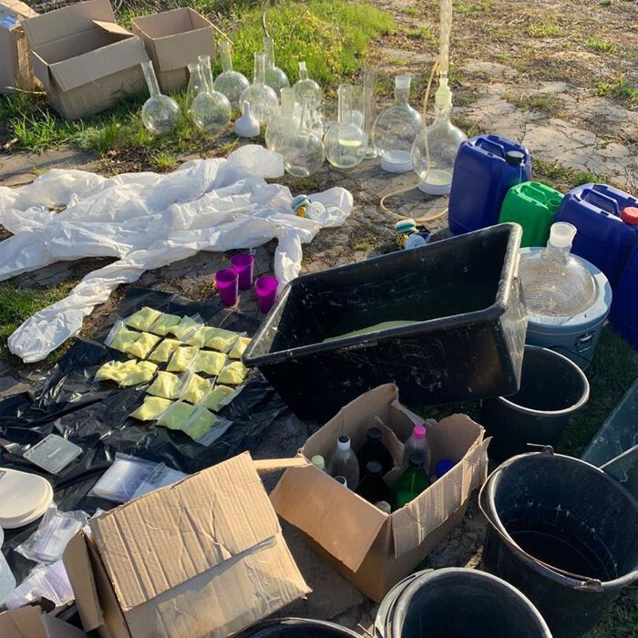 Професору хімії, який організував підпільну лабораторію з виготовлення амфетаміну, повідомлено про підозру
