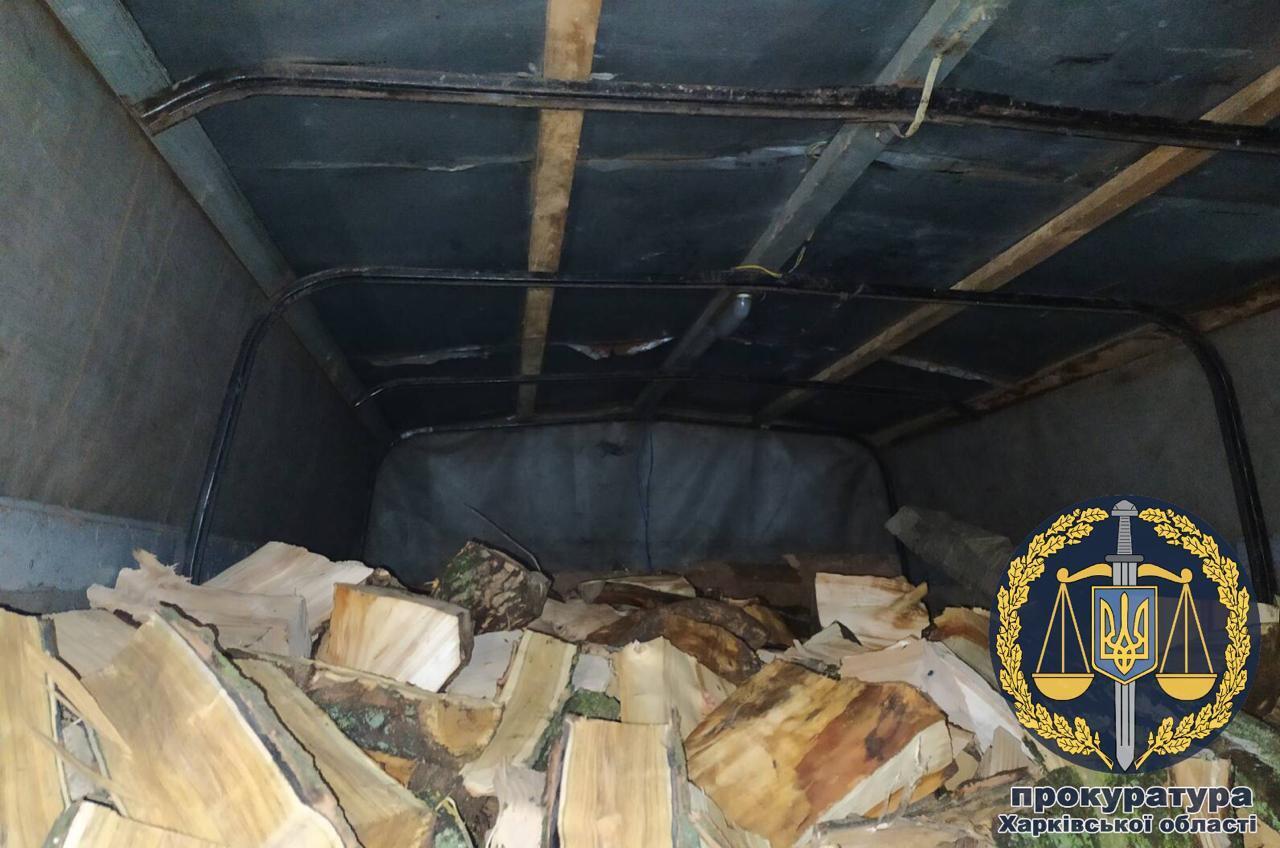 Чоловіку, який намагався підкупити слідчого поліції, повідомлено про підозру