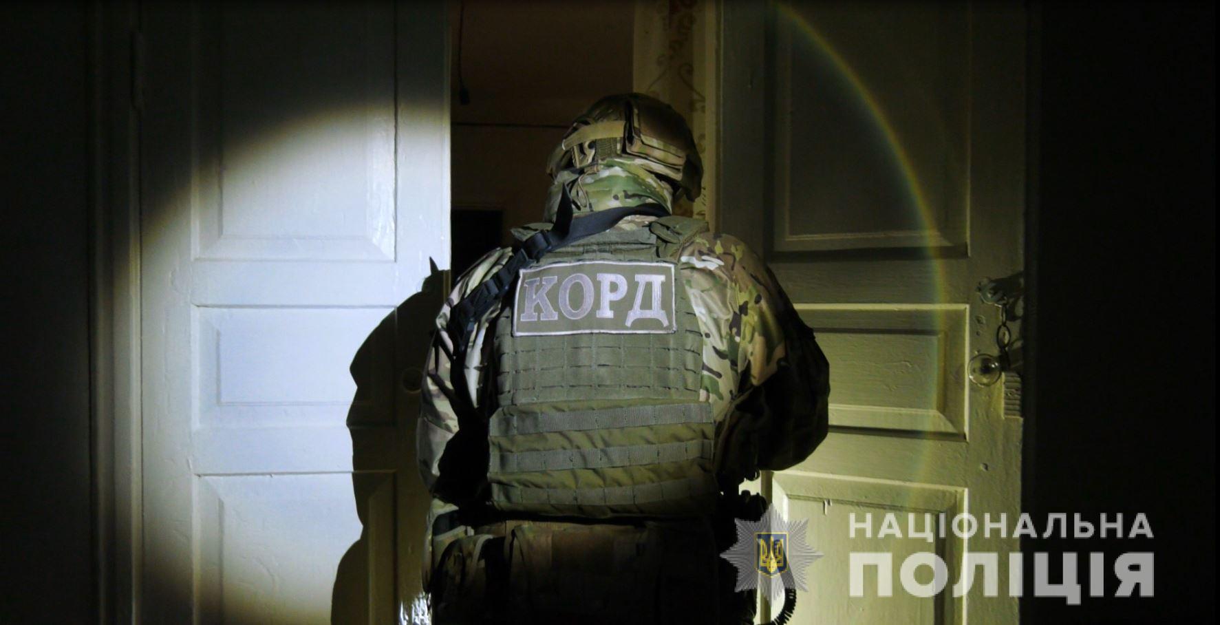 На Херсонщині поліцейські затримали зловмисників, які тримали людей у трудовому рабстві