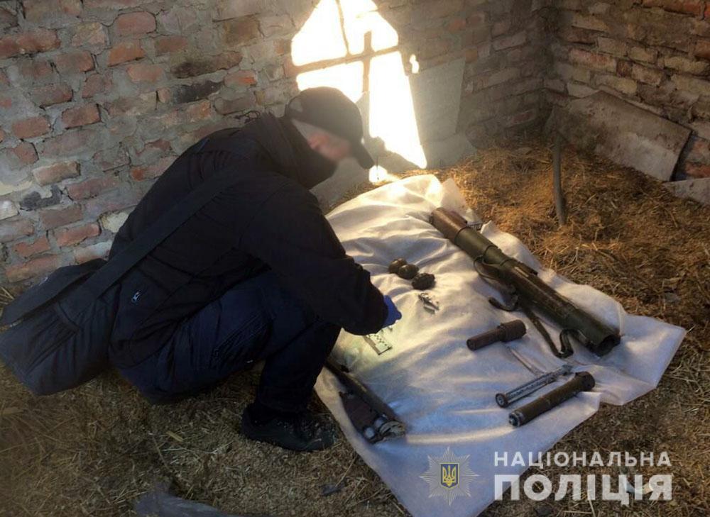 У Дружківці та поблизу Маріуполя правоохоронці вилучили боєприпаси
