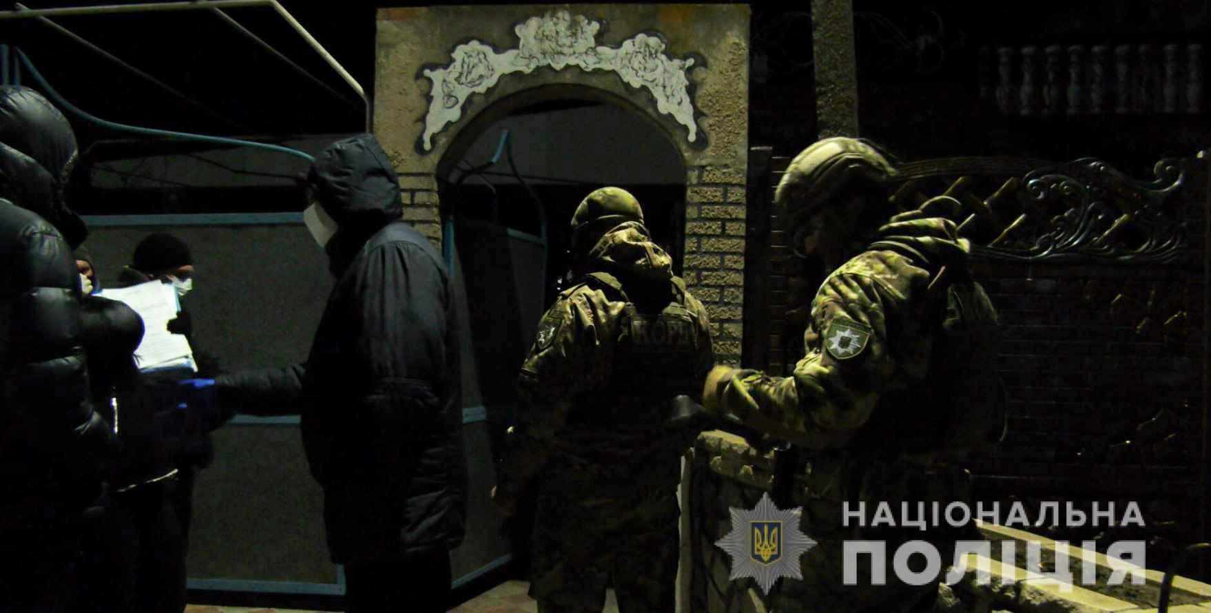 На Херсонщині поліцейські затримали зловмисників, які тримали людей у трудовому рабстві