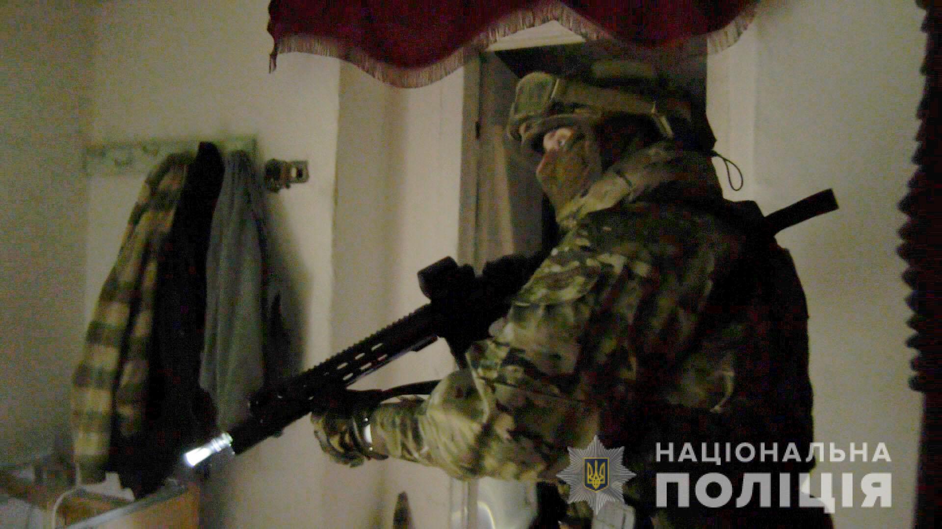 На Херсонщині поліцейські затримали зловмисників, які тримали людей у трудовому рабстві