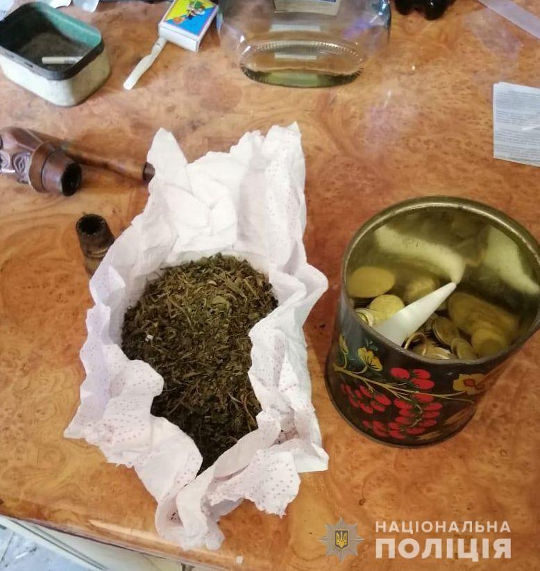 На Херсонщині поліцейські викрили групу осіб, підозрюваних у крадіжках в особливо великих розмірах