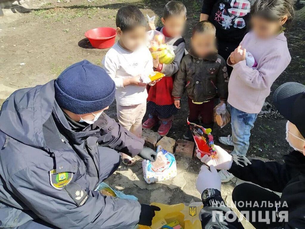 Поліцейські Торецька допомогли родині, що опинилася в складних життєвих обставинах